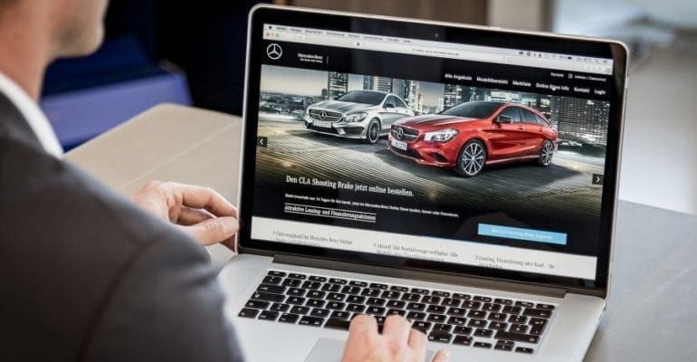 Les acheteurs de voitures en ligne à la recherche d'un engagement sur les sites Web des concessionnaires