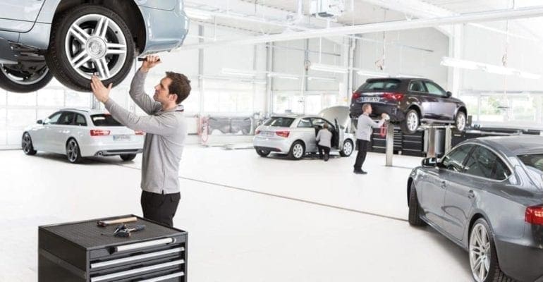 Le service après-vente des concessions automobiles méritent le projecteur digital