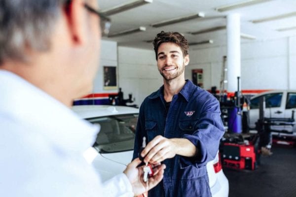 Comment obtenir plus de clients dans mon atelier de réparation automobile et les garder heureux en 6 étapes simples
