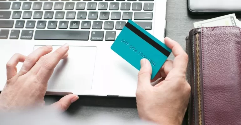 La vitrine Google Shopping devient gratuite : la course à Amazon continue