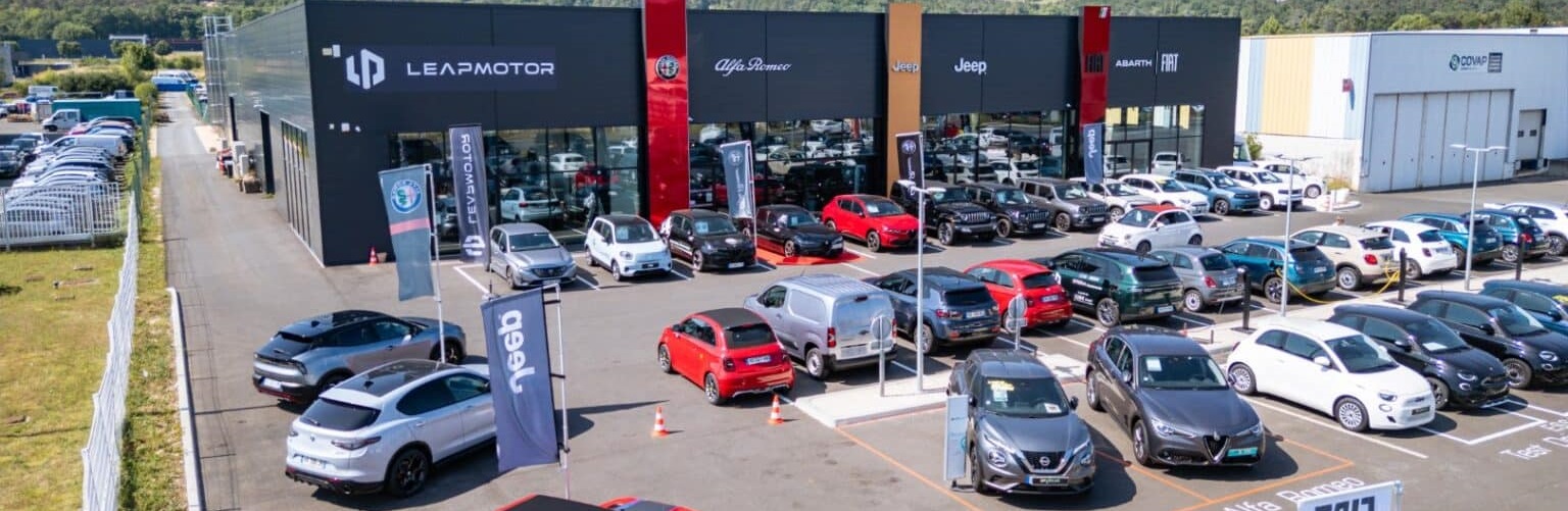 Comment les concessionnaires automobiles attirent les clients